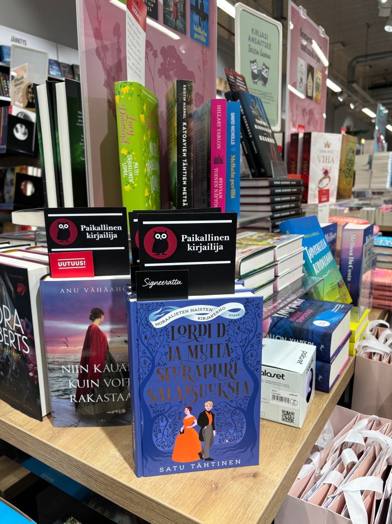Signeeratut kirjat kirjakaupassa